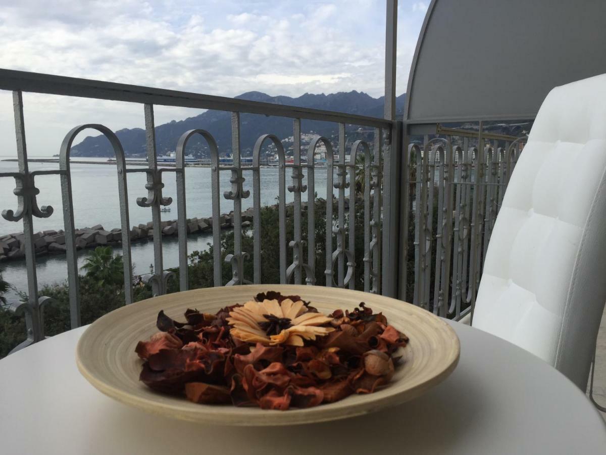 B&B Di Mare E D'Azzurro Salerno Eksteriør billede