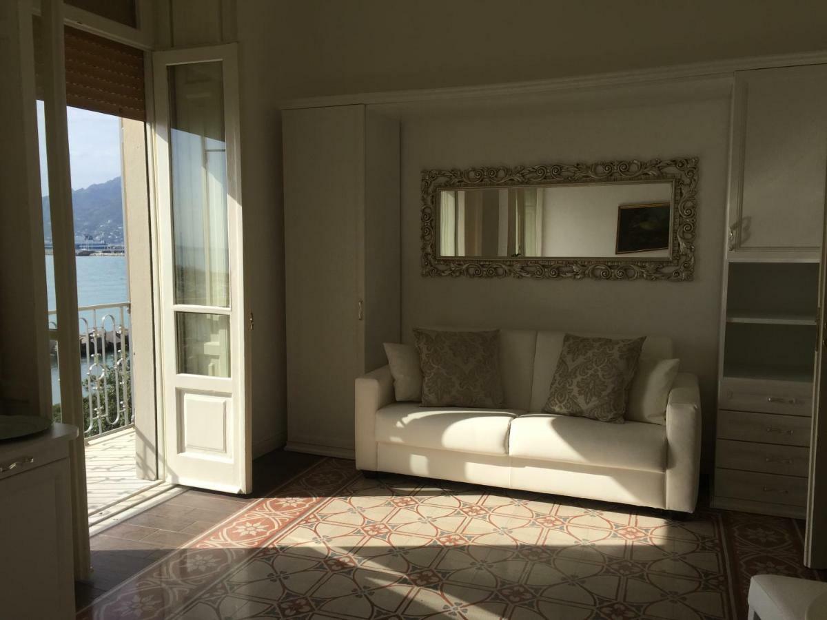 B&B Di Mare E D'Azzurro Salerno Eksteriør billede
