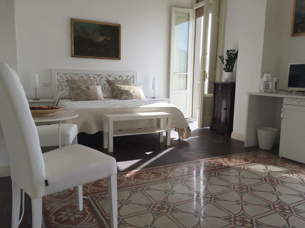 B&B Di Mare E D'Azzurro Salerno Eksteriør billede