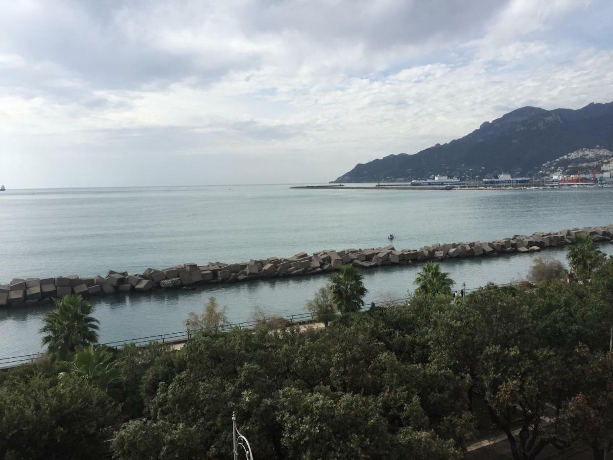 B&B Di Mare E D'Azzurro Salerno Eksteriør billede