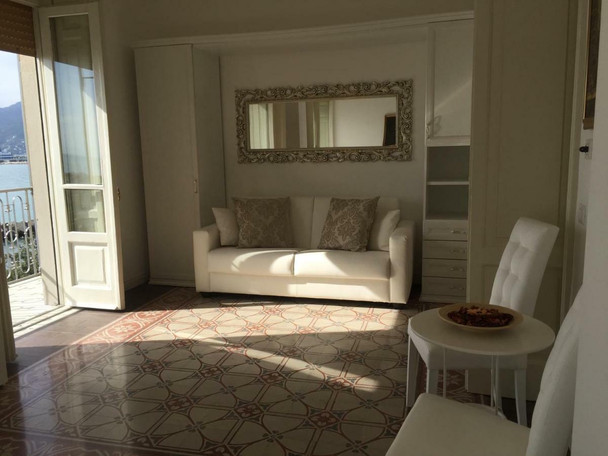 B&B Di Mare E D'Azzurro Salerno Eksteriør billede