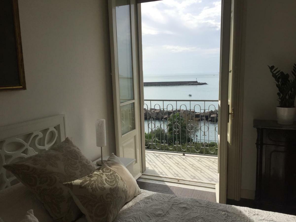 B&B Di Mare E D'Azzurro Salerno Eksteriør billede